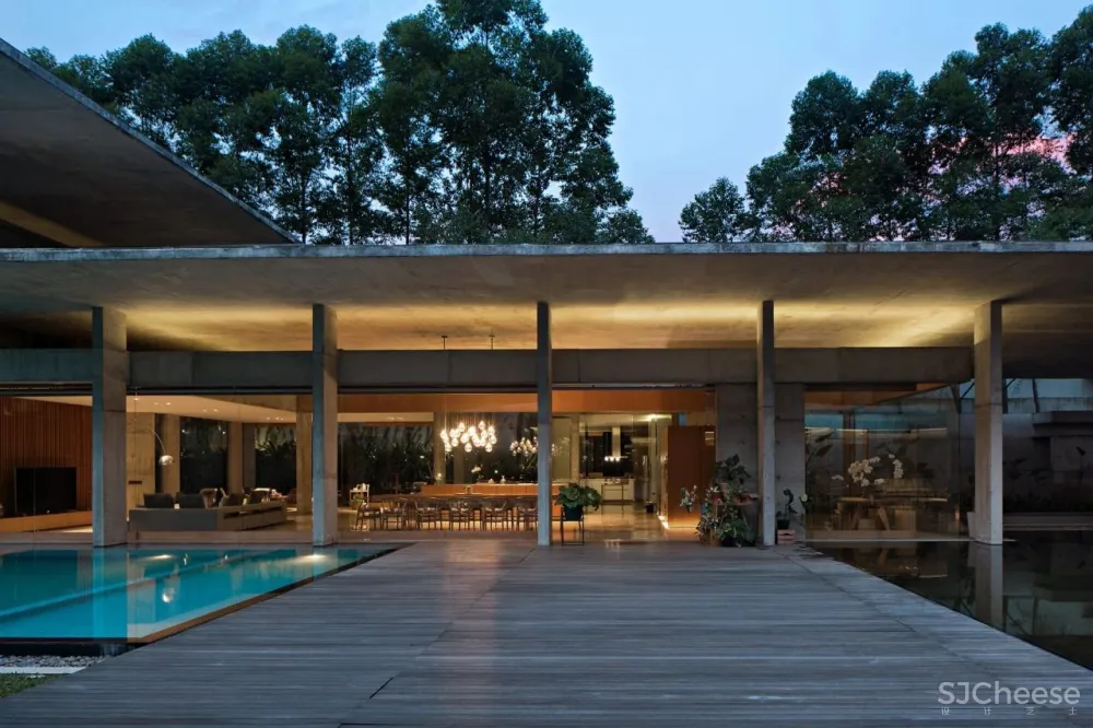 我在印度尼西亚万隆的安德鲁·马丁(Andra MATIN)