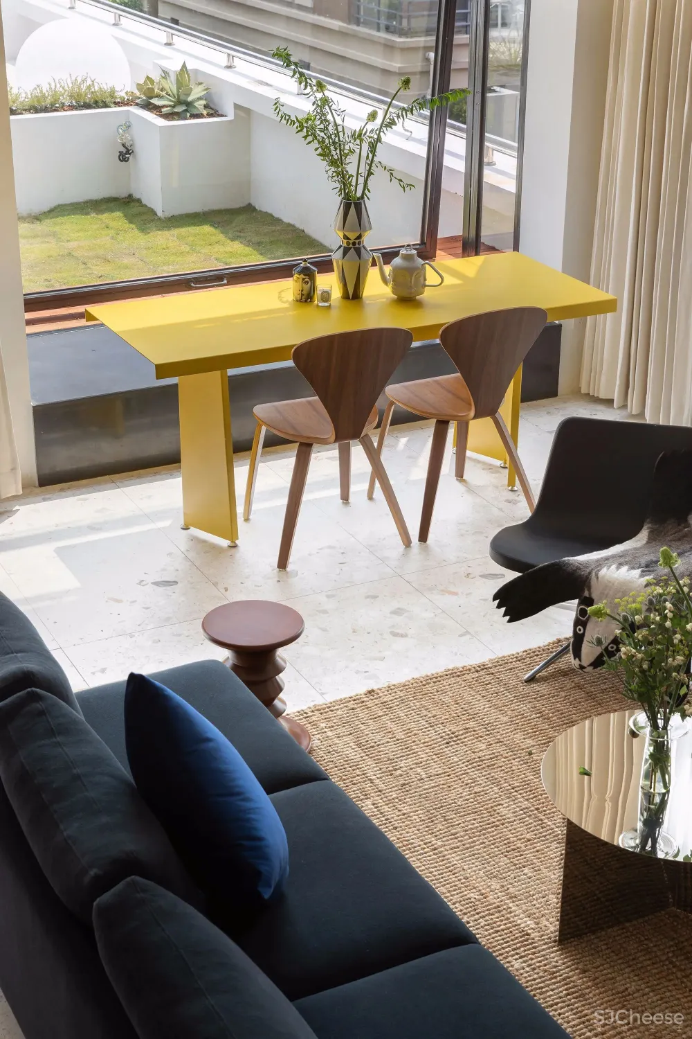 242㎡五室四卫，30种高级撞色，还有悬浮衣帽间 空中花园？！