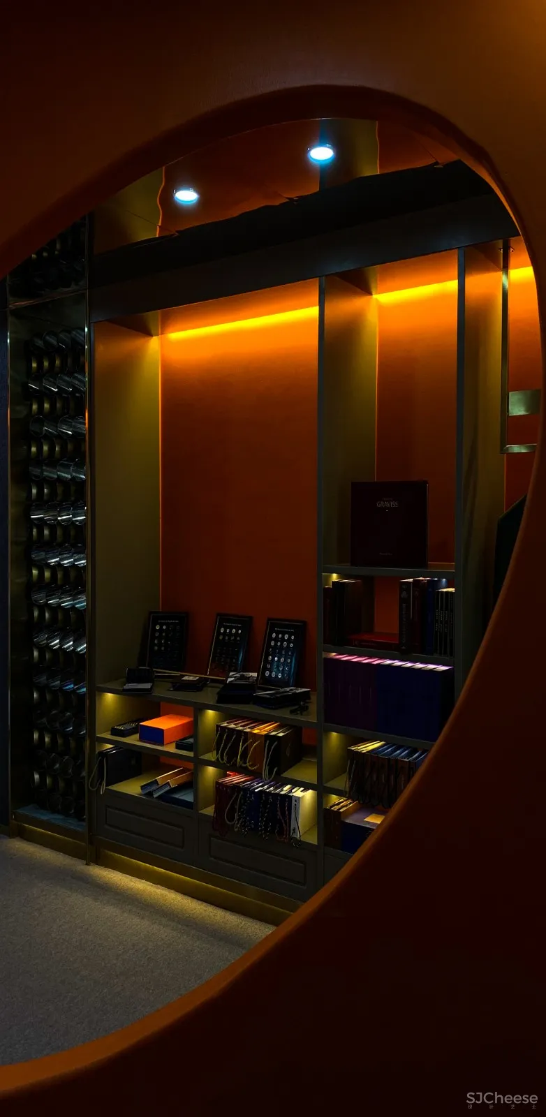 吴界新作|金属暗黑定制西服店