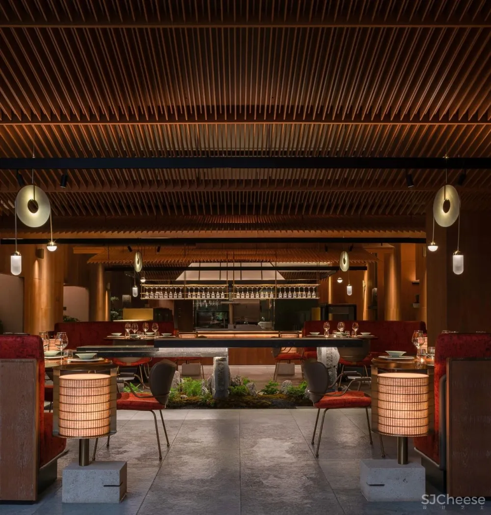 蜂鸟设计:续航14年,他们创作的餐饮空间“很超纲”