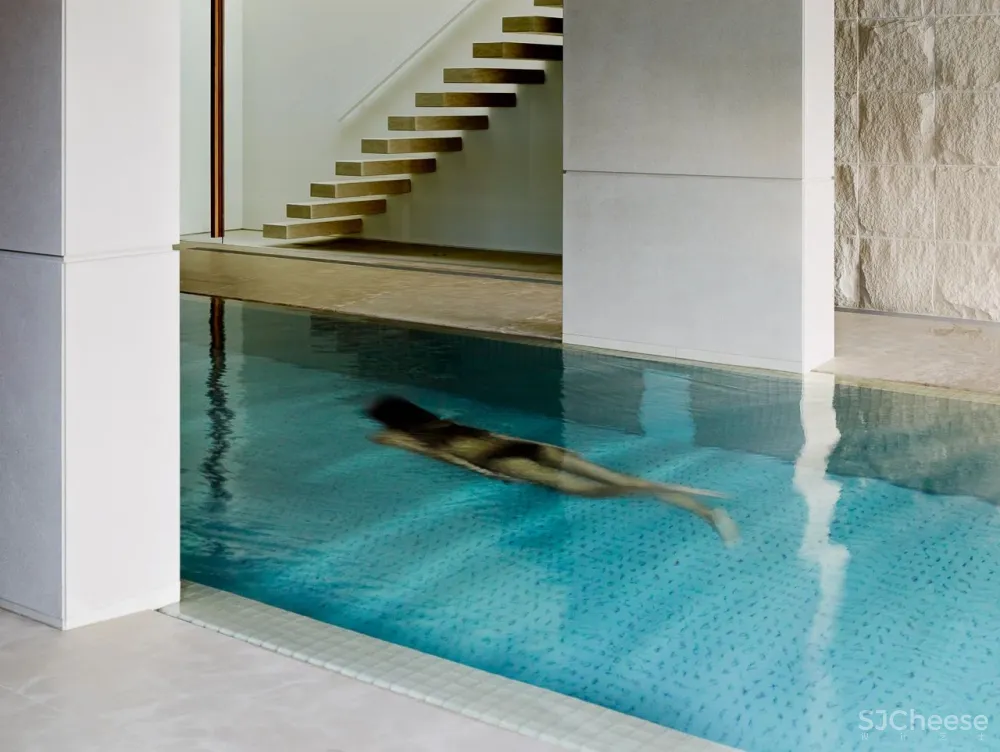 他曾与Kerry Hill 一起设计安缦伊沐,自然朴质的极致呈现