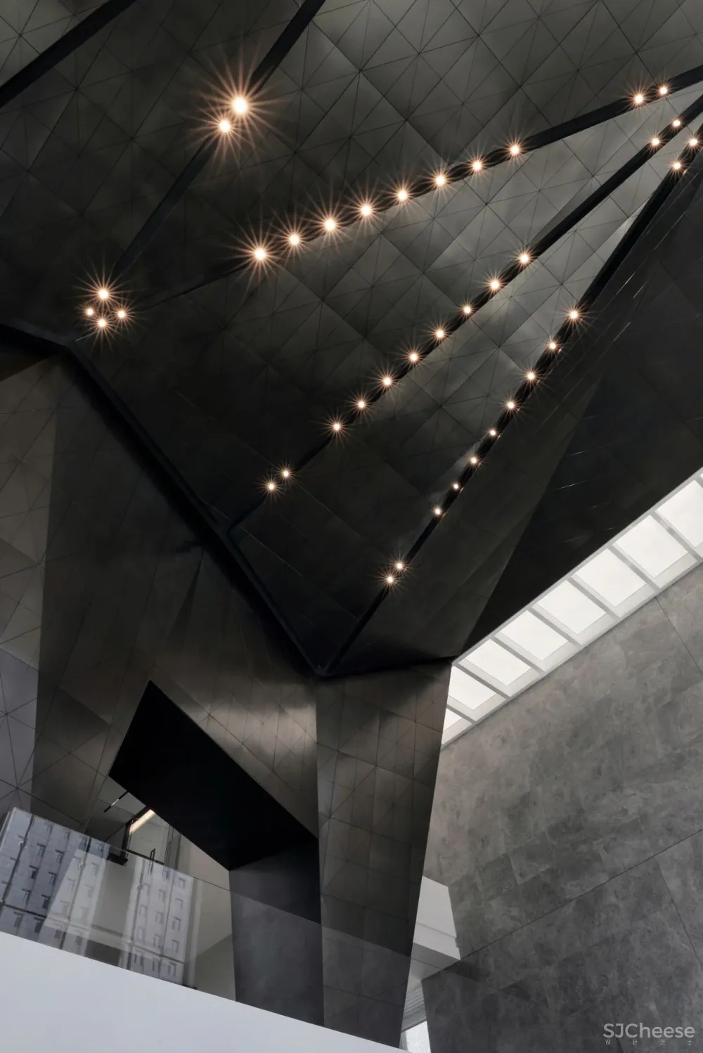 低调、克制,演绎超凡脱俗的高雅格调!