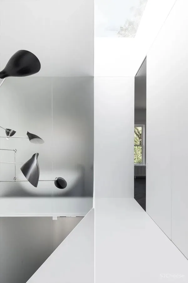 有色彩洁癖的设计师，设计的家居是什么样的？