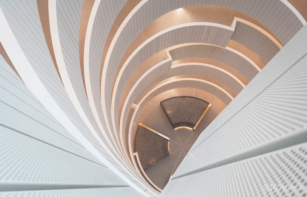 伦敦那个煤气包爆改的公寓,顶层复式样板房公开了,一套卖7000万