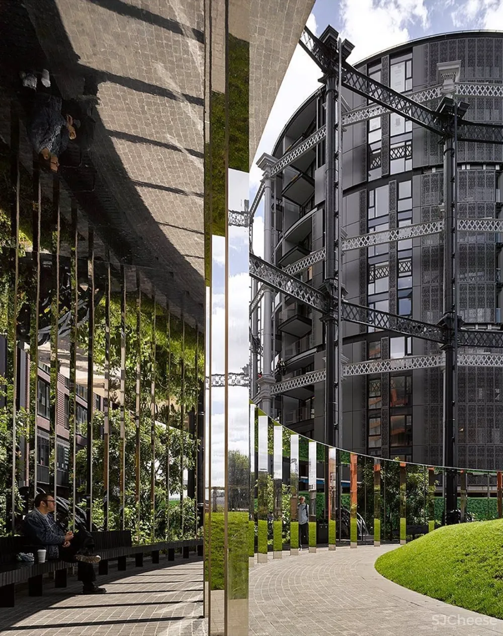 伦敦那个煤气包爆改的公寓,顶层复式样板房公开了,一套卖7000万