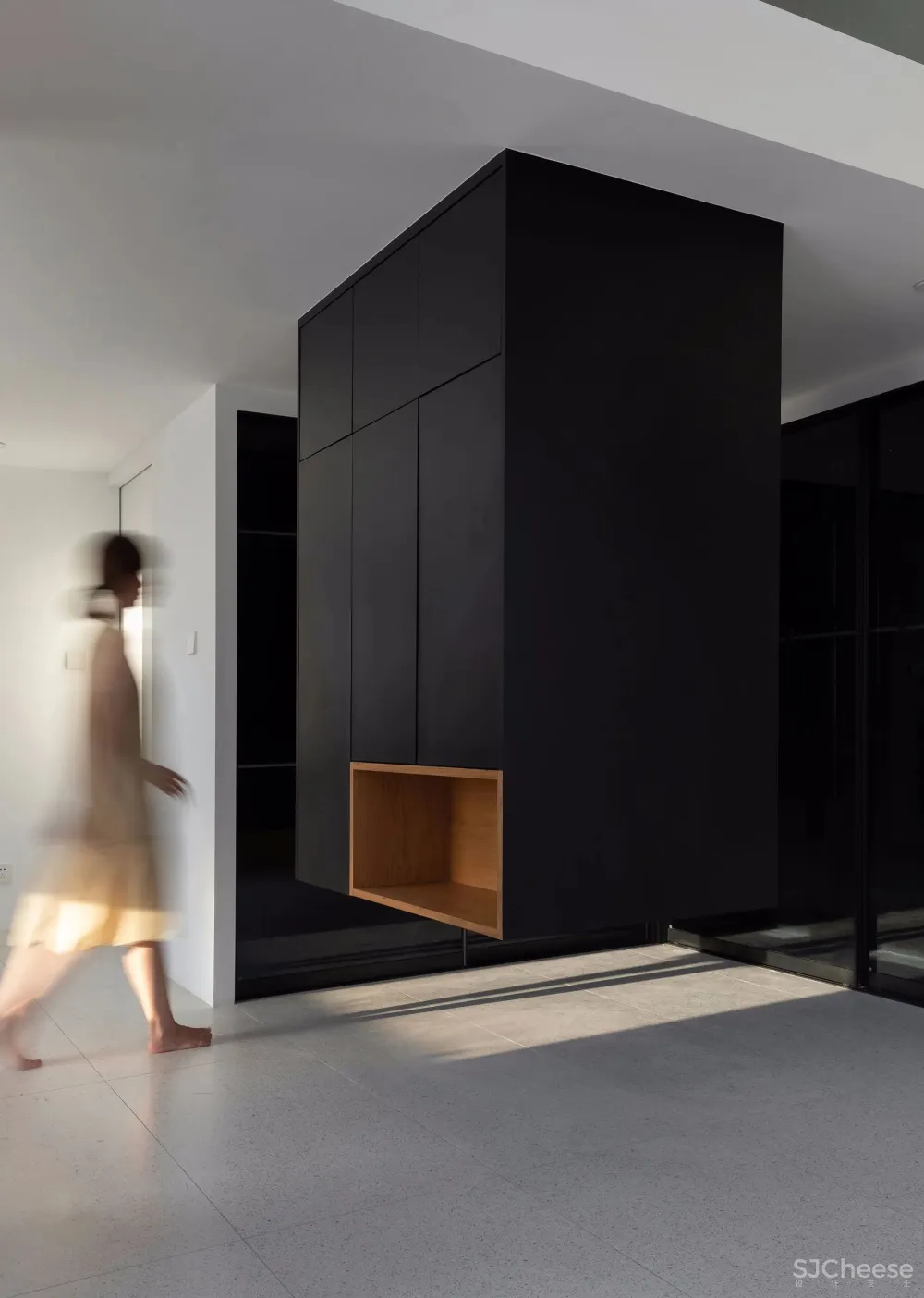 242㎡五室四卫，30种高级撞色，还有悬浮衣帽间 空中花园？！