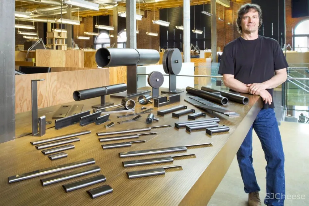 他设计的10栋别墅,每一个都“机关算尽”太酷了!