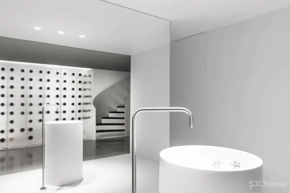 有色彩洁癖的设计师，设计的家居是什么样的？