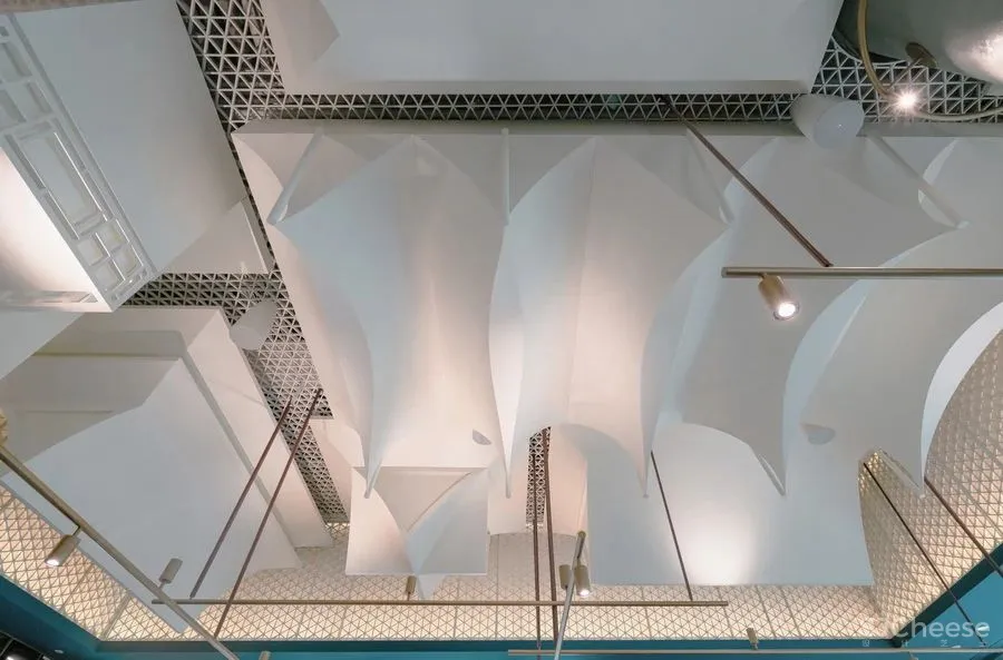 古鲁奇新作 全球首家5D餐厅,全聚德温哥华店