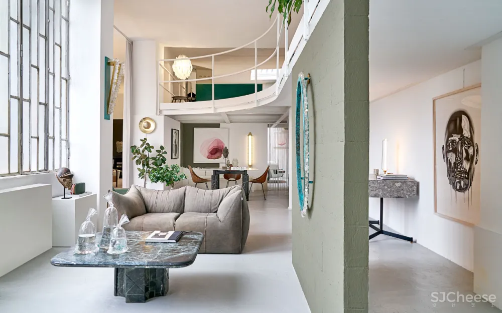 摆满艺术品的 LOFT,才是有腔调的家