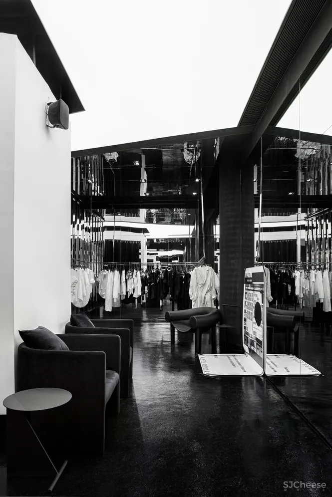 陈书灏新作丨多面性镜面空间体—南昌暗黑系买手店