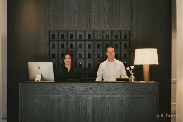 比利时修道院改造的August酒店-古典主义与现代元素的碰撞!