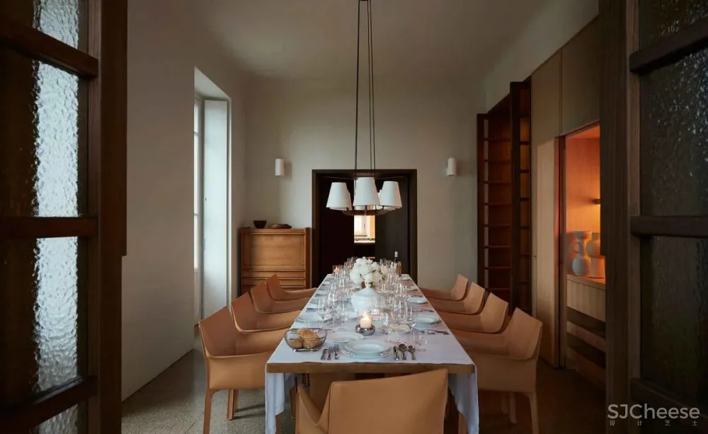 他曾与Kerry Hill 一起设计安缦伊沐,自然朴质的极致呈现