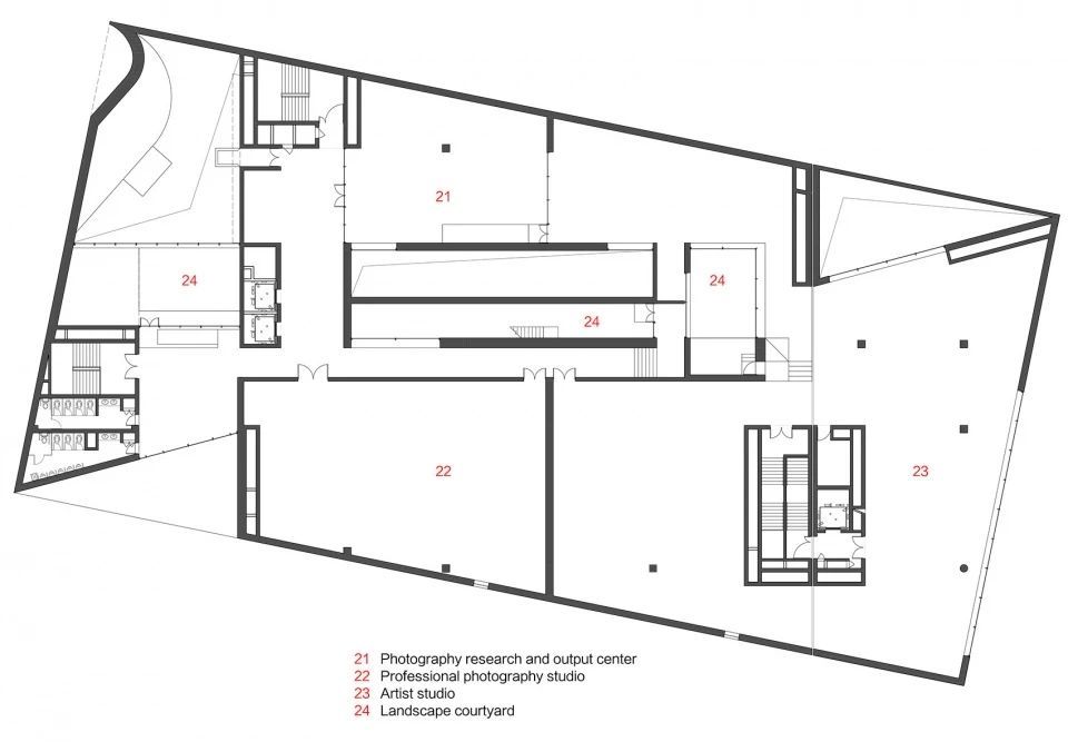 魏春雨作品:谢子龙影像艺术馆