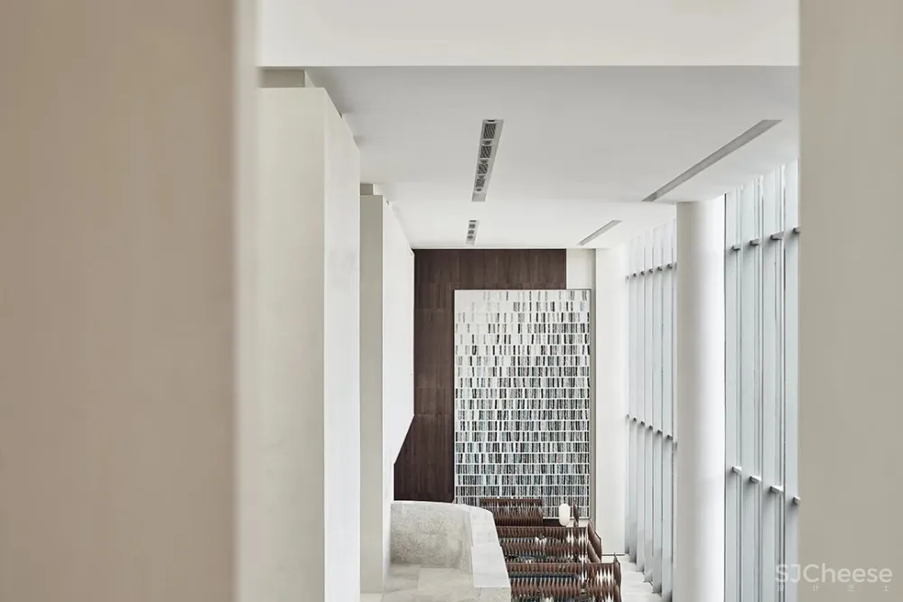 G ART 集艾：反潮流的白，探寻纯粹极简的艺术灵性