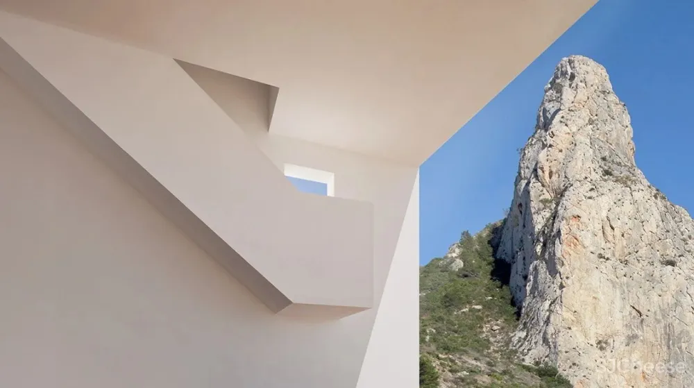 美爆了,白色极简主义别墅!