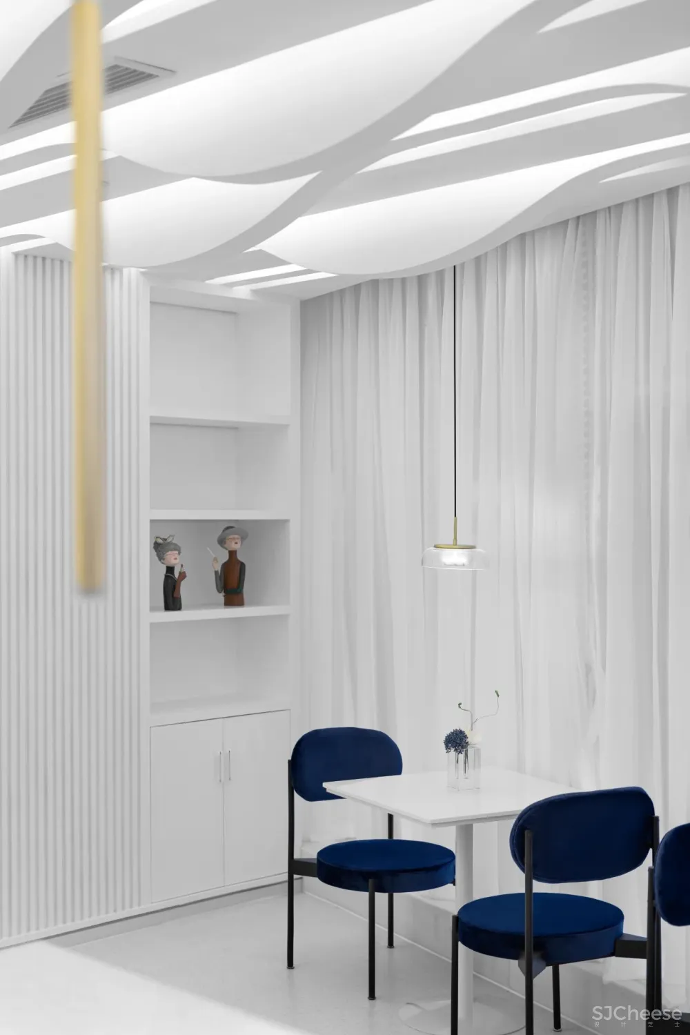 80㎡“鸟巢”概念店,网红门面的极简趣味!