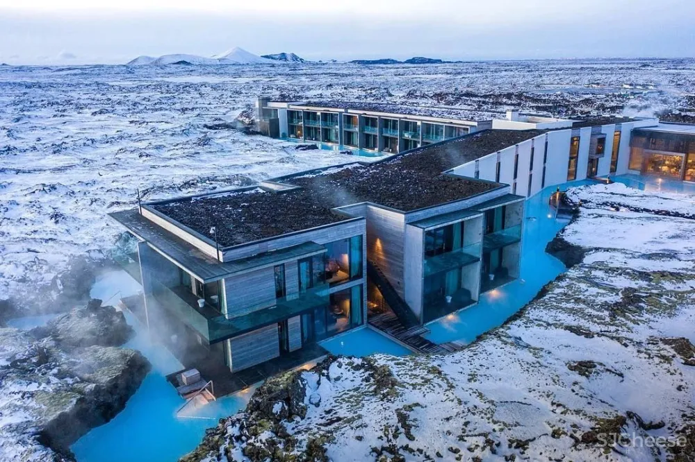 800年火山口的心灵治愈系酒店,全世界都来泡绝美蓝色温泉!