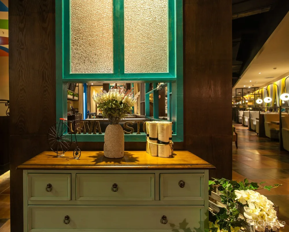 牛排餐厅设计【原石牛扒】约上朋友聚一聚,在这高颜值艺术餐厅