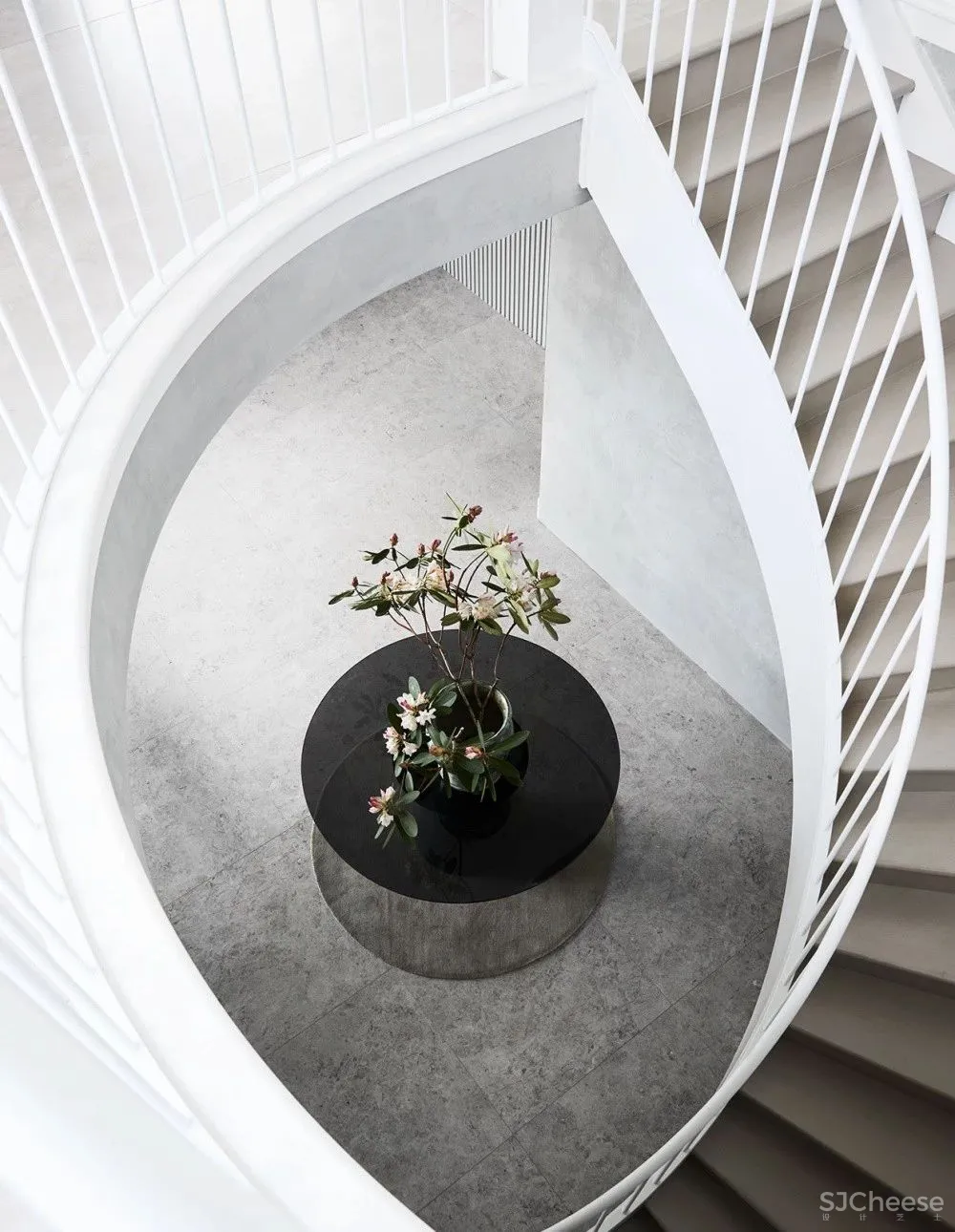 黑与白,温柔与质感的平衡