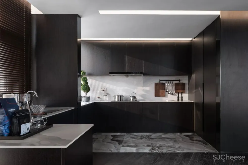 李益中丨超高层城市地标,高端公寓的先锋艺术