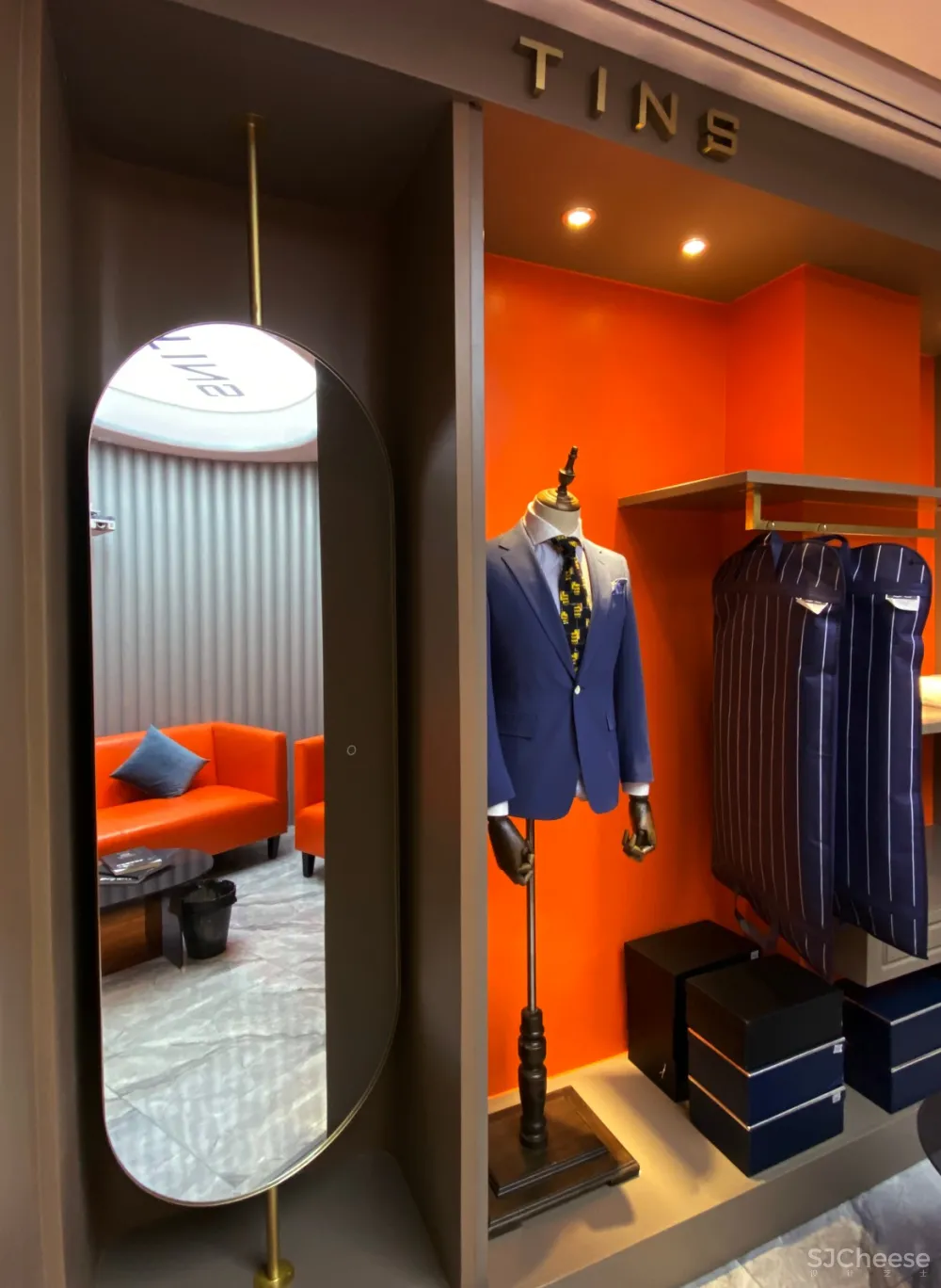 吴界新作|金属暗黑定制西服店