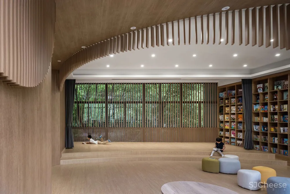 通透感 流动性，打造纯净儿童空间 反几建筑