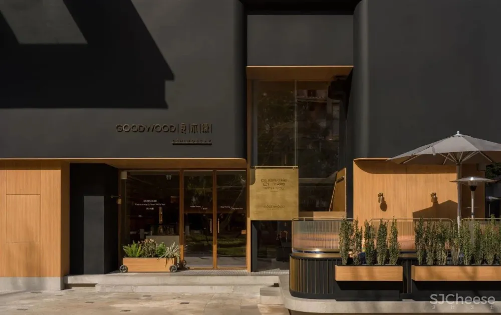 蜂鸟设计:续航14年,他们创作的餐饮空间“很超纲”