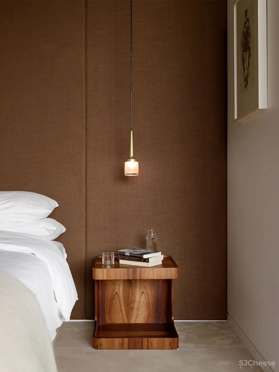 他曾与Kerry Hill 一起设计安缦伊沐,自然朴质的极致呈现