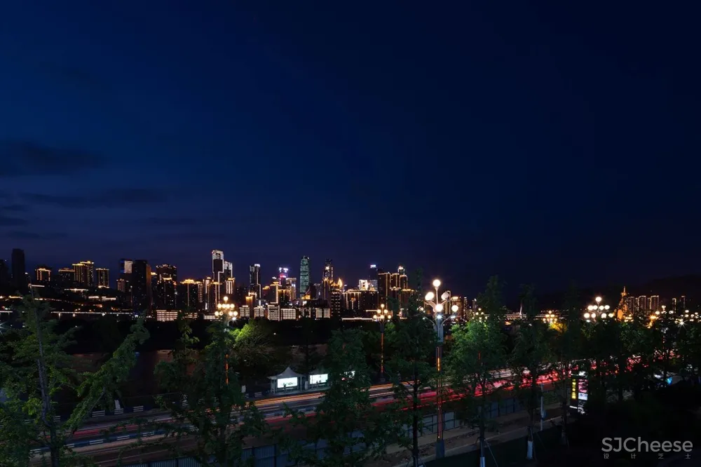 睡loft浴缸房躺看重庆山城一线江景,信步打卡宏村拍汉服写真