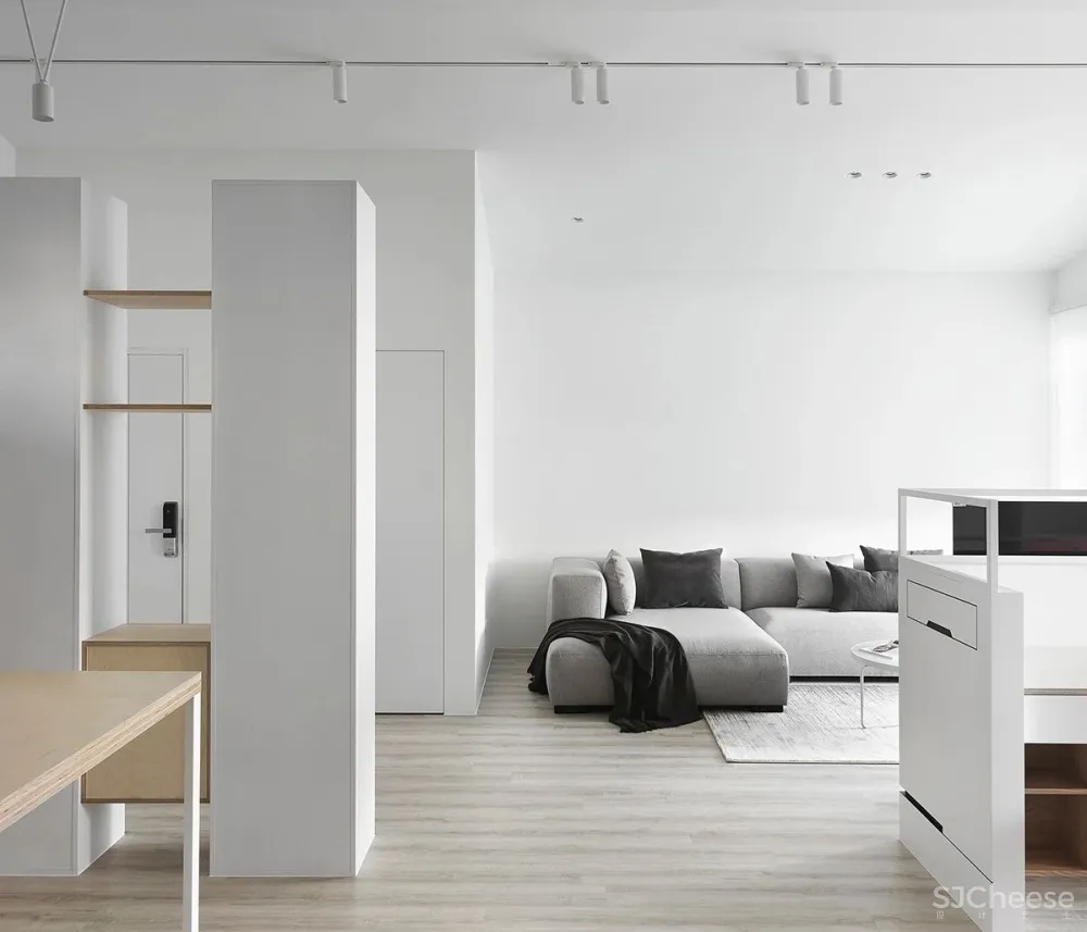 148㎡住一家四口,纯白墙面 桦木层板,打造自然无拘的家