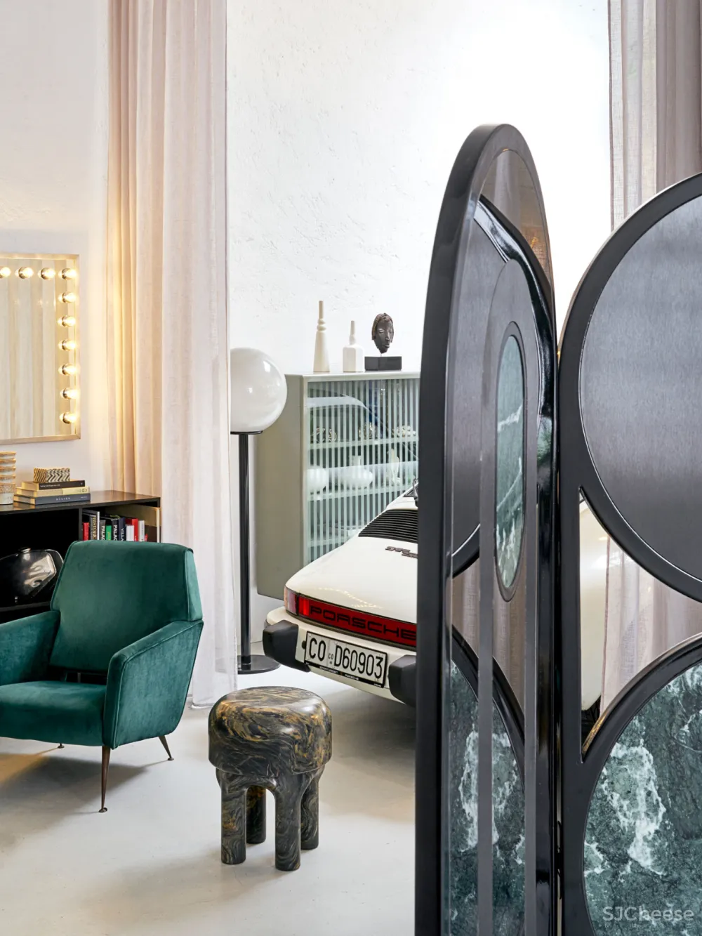 摆满艺术品的 LOFT,才是有腔调的家