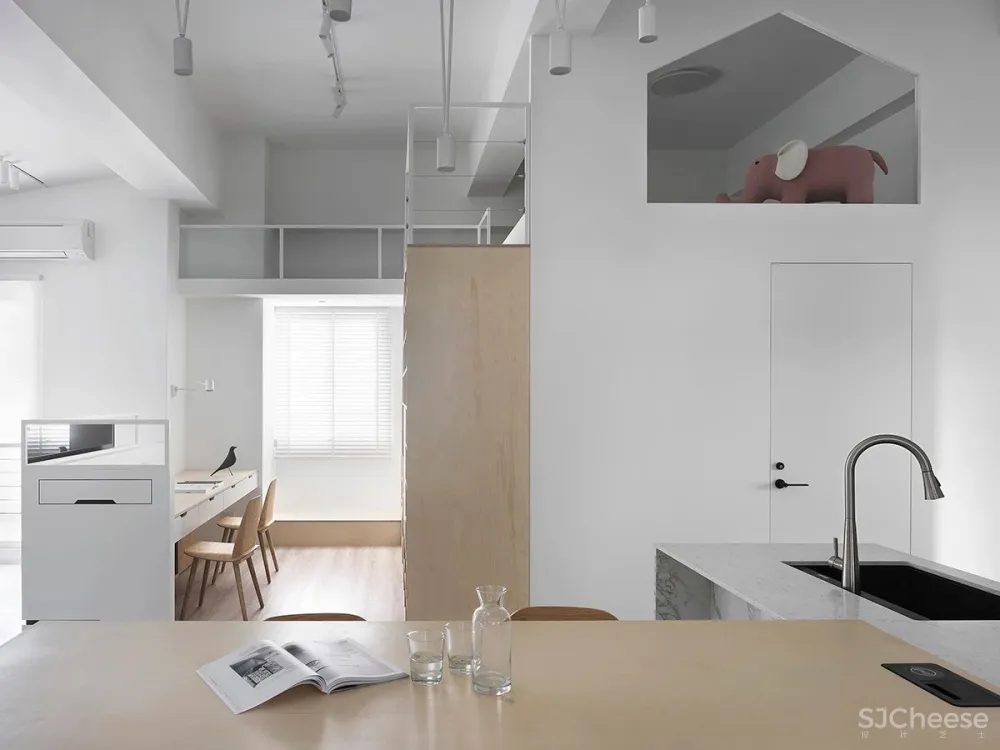 148㎡住一家四口,纯白墙面 桦木层板,打造自然无拘的家