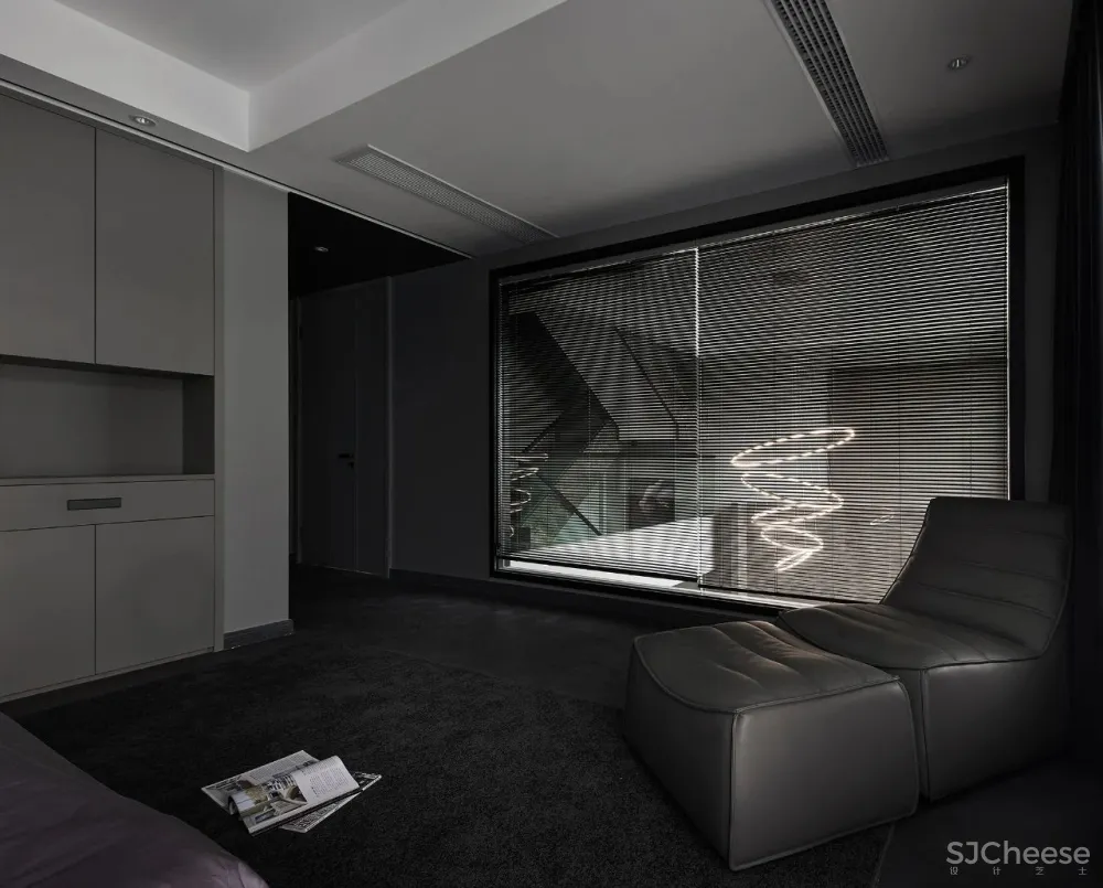 280㎡暗色系私宅,比“高级灰”更有格调!
