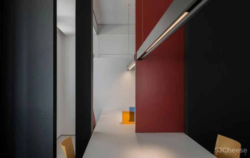 FF STUDIO:红墙之下,“度假式”办公空间