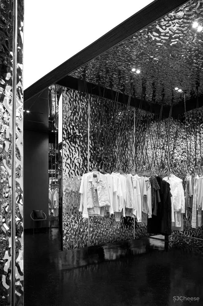 陈书灏新作丨多面性镜面空间体—南昌暗黑系买手店