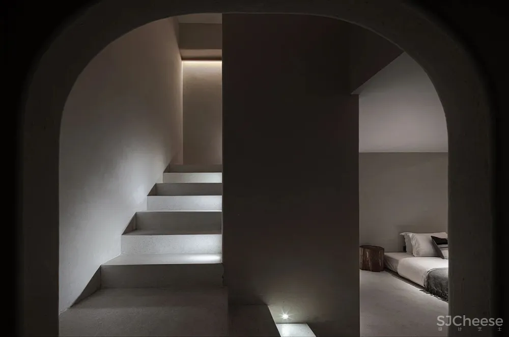 睡loft浴缸房躺看重庆山城一线江景,信步打卡宏村拍汉服写真