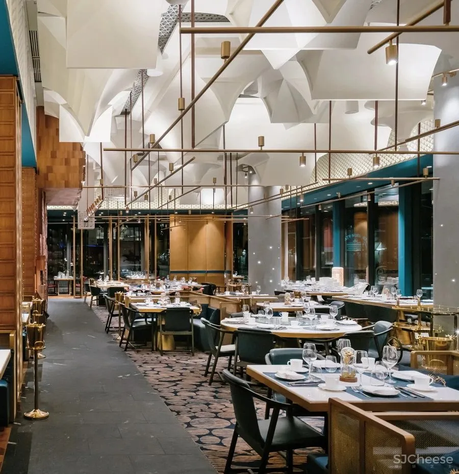 古鲁奇新作 全球首家5D餐厅,全聚德温哥华店