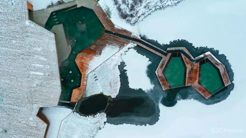 800年火山口的心灵治愈系酒店,全世界都来泡绝美蓝色温泉!