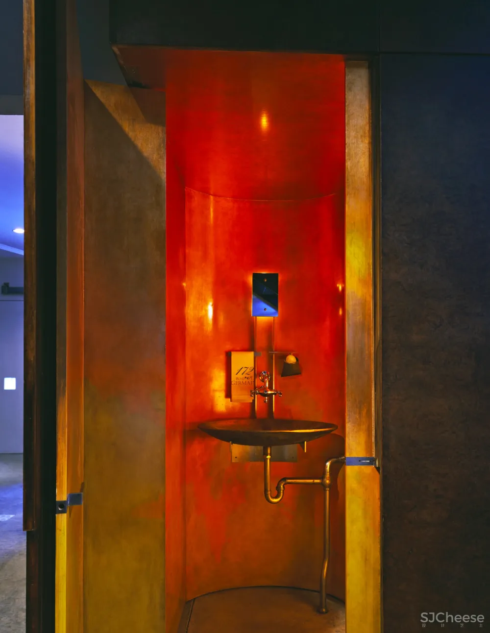 他设计的10栋别墅,每一个都“机关算尽”太酷了!