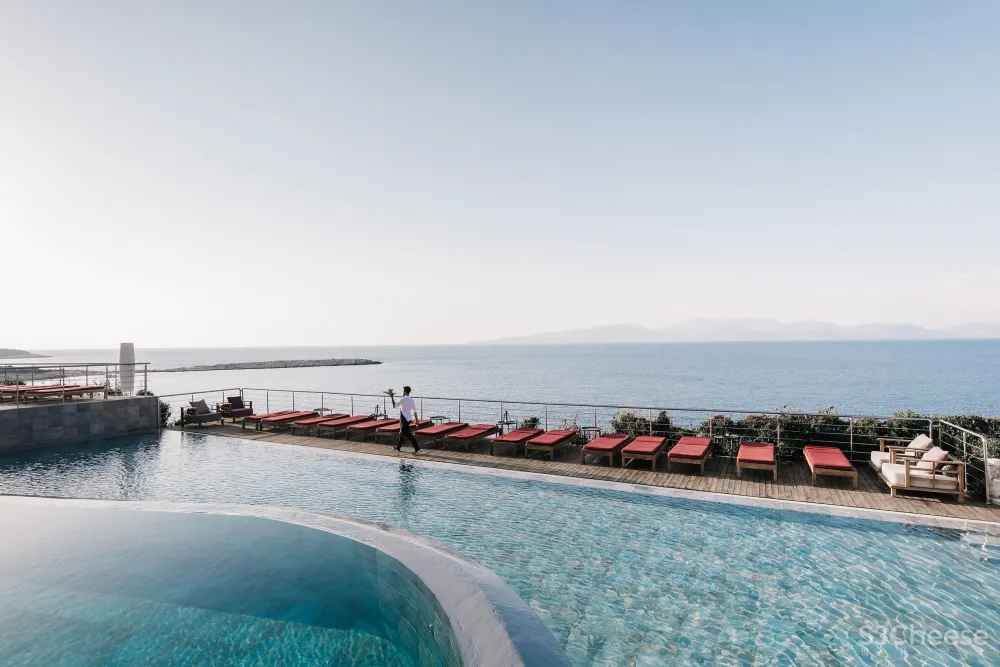 今夏希腊最受欢迎的酒店