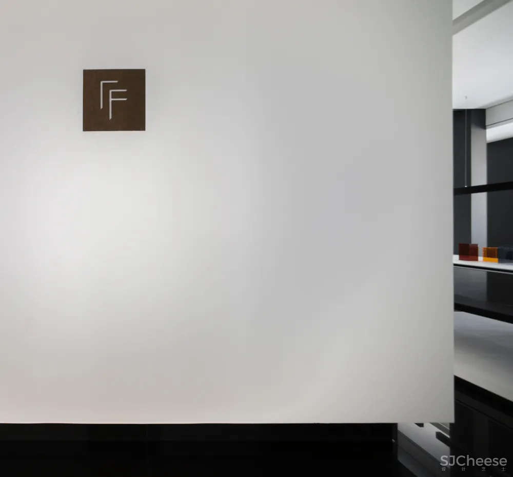 FF STUDIO:红墙之下,“度假式”办公空间