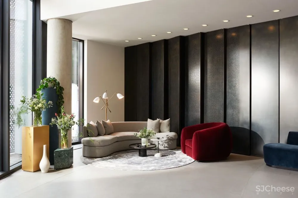 伦敦那个煤气包爆改的公寓,顶层复式样板房公开了,一套卖7000万