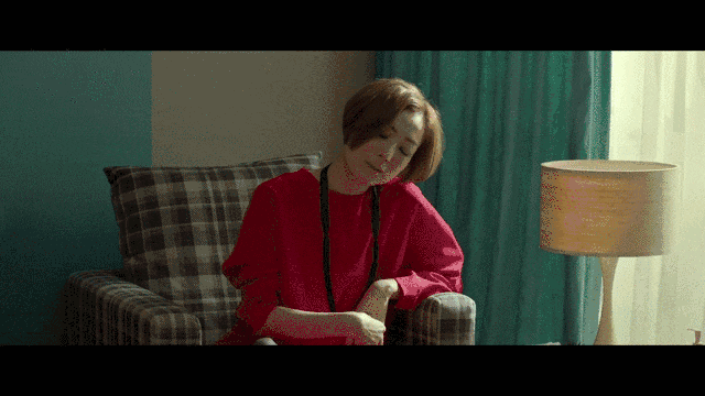 “红底鞋之父”的家：阳光与色彩洋溢的“宫殿”