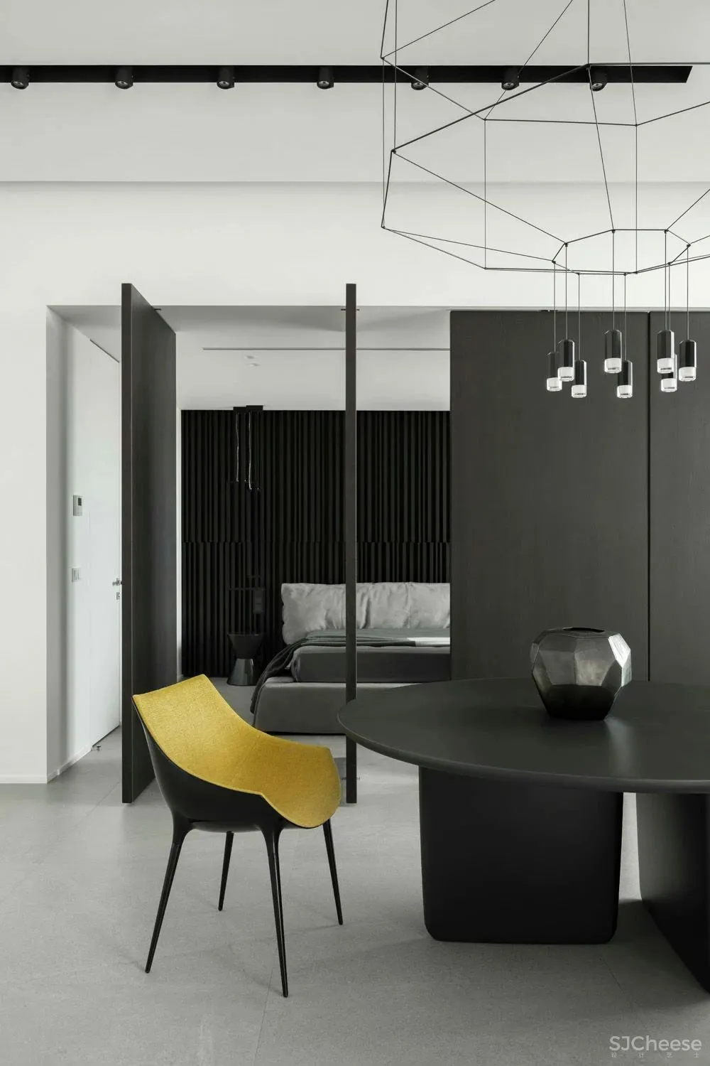 黑白极简顶层公寓，打造一流的低奢气场!