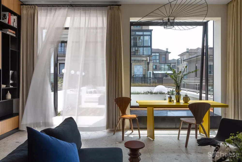 242㎡五室四卫，30种高级撞色，还有悬浮衣帽间 空中花园？！