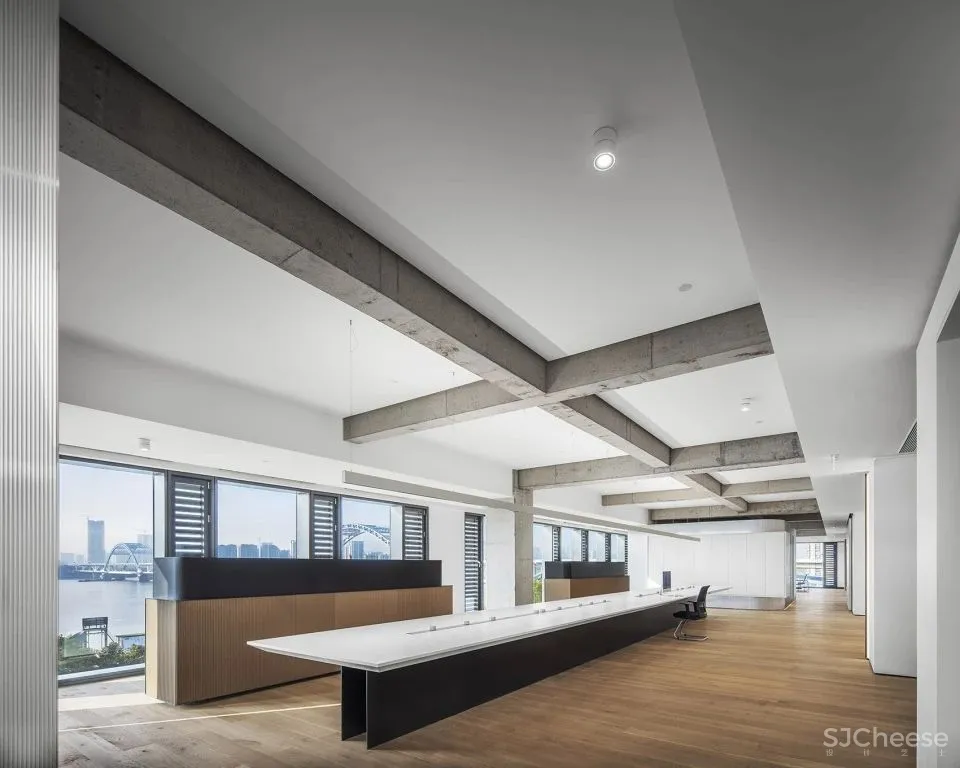 新作 凌笛OFFICE：重现旧工业时代质感 万境设计