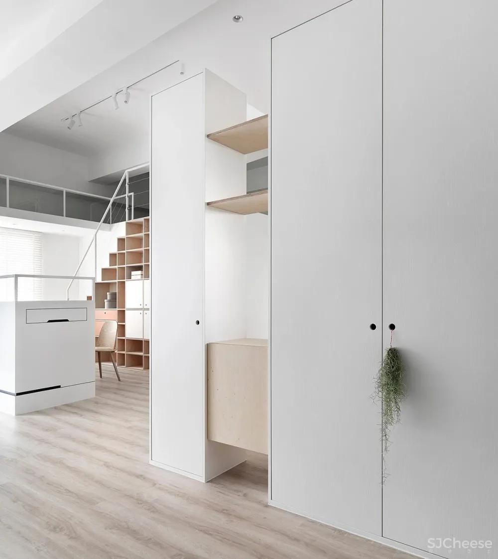 148㎡住一家四口,纯白墙面 桦木层板,打造自然无拘的家