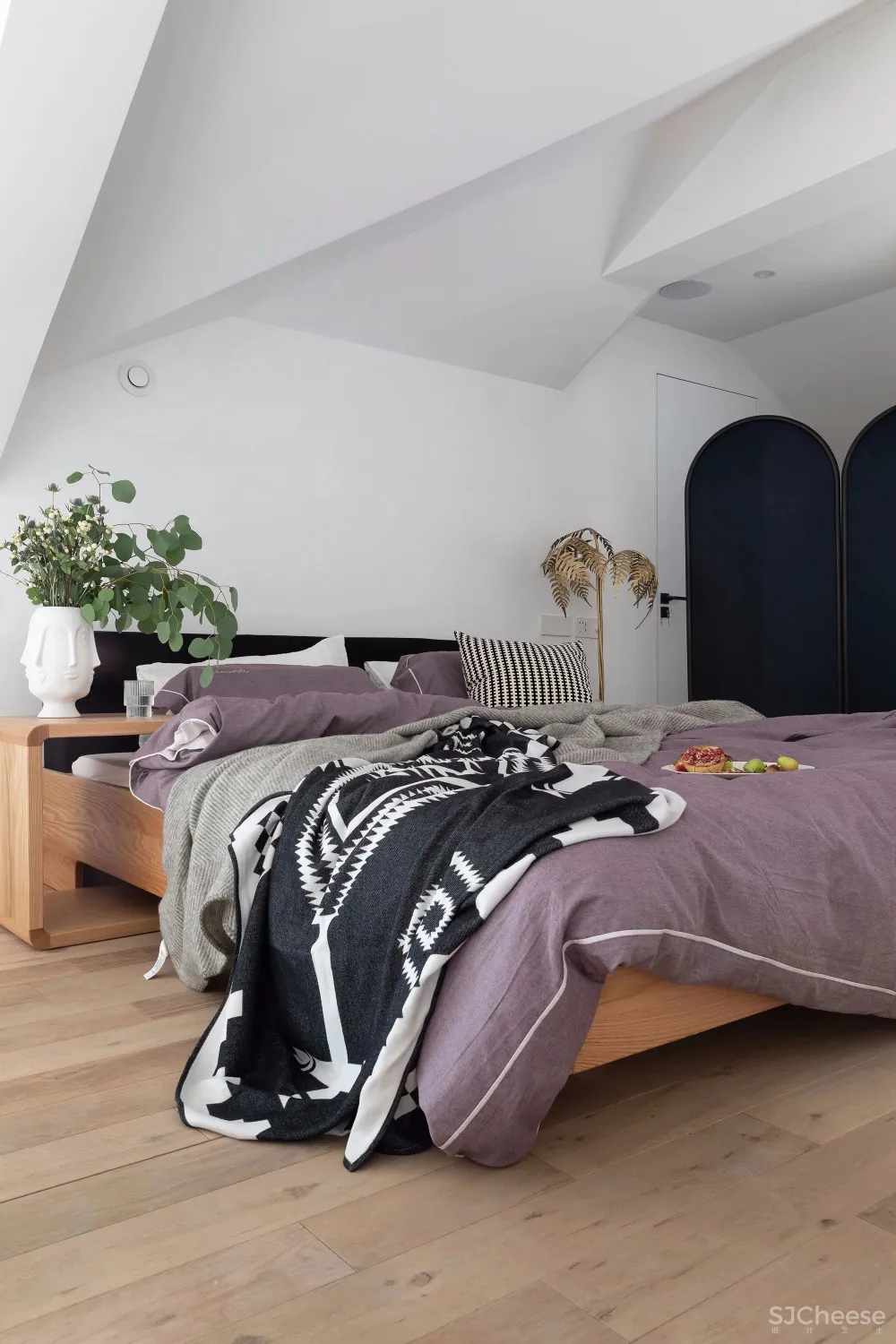 242㎡五室四卫，30种高级撞色，还有悬浮衣帽间 空中花园？！