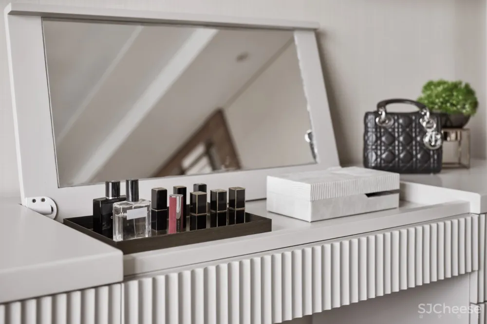 和洛空间设计 700㎡木质栖所，诠释耐人寻味的港式精致!